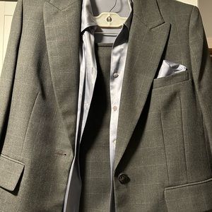 Business professional Kasper shirt suit with blouse and pocket hankie